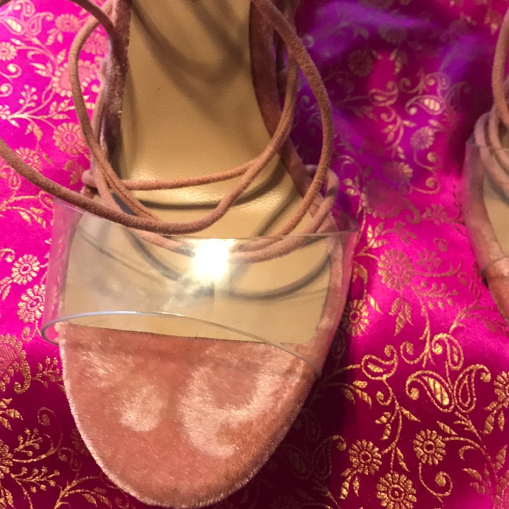 Heels - Picture 2 of 3